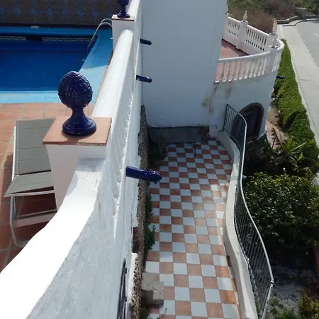 Adosado En Urb Flamingo * Nerja